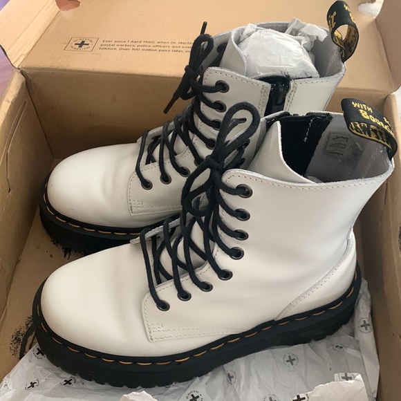 Dr. Marten white boots in Jadon - Picture 3 of 6